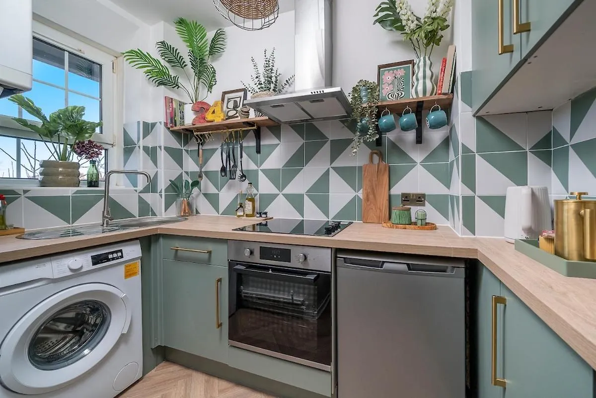 Stylish 1-Bed Spitalfields Apt - Sleeps 4 -Zone 1 London