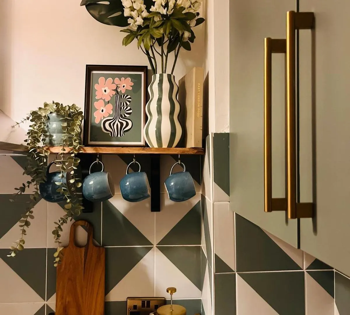 Stylish 1-Bed Spitalfields Apt - Sleeps 4 -Zone 1 London Apartment