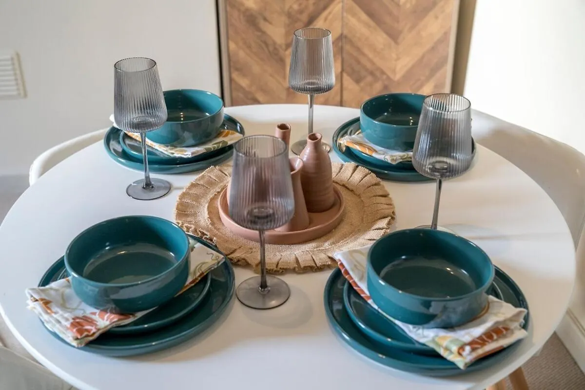 Stylish 1-Bed Spitalfields Apt - Sleeps 4 -Zone 1 Londyn Apartament